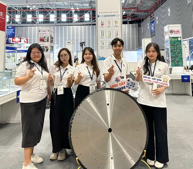 Về chúng tôi Vinamax