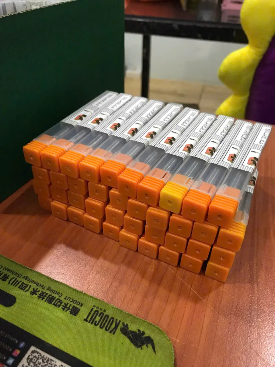 VINAMAX XUẤT ĐƠN HÀNG 40 MŨI PHAY D8 DÀI 100 CHO KHÁCH LẺ TẠI HÀ NỘI